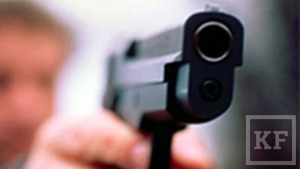 В Нижнекамске рано утром в одном из магазинов города молодой человек на вид 20-25 лет несколько раз выстрелил в продавщицу из пневматического пистолета
