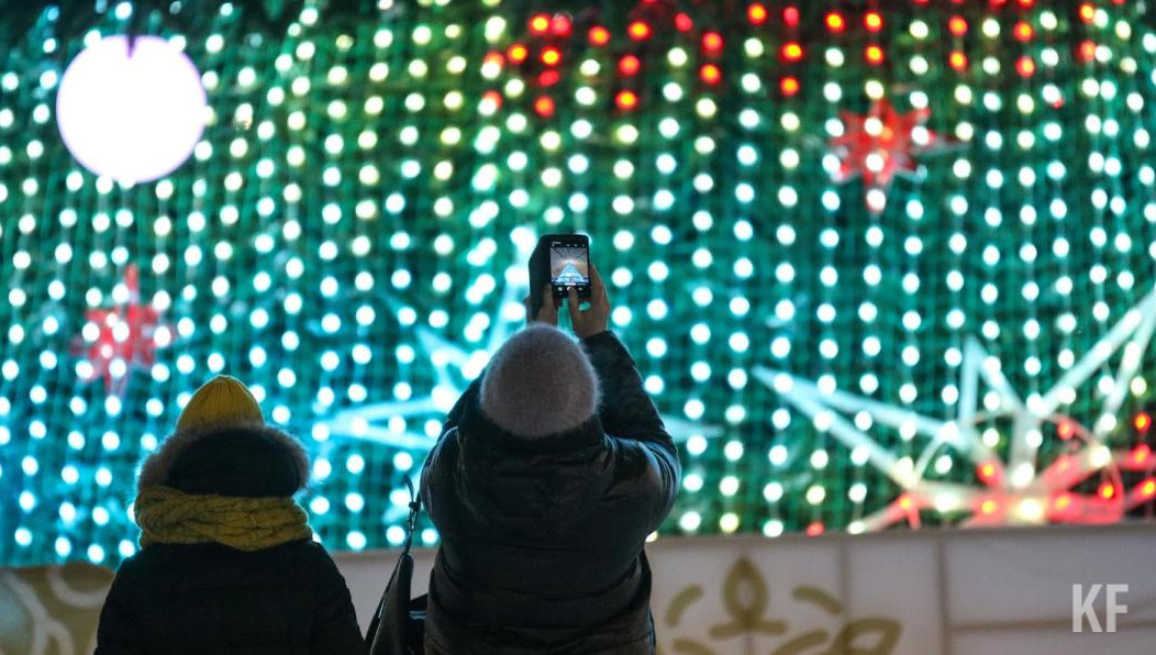 Сотрудники будут дежурить на территории елочных городков.