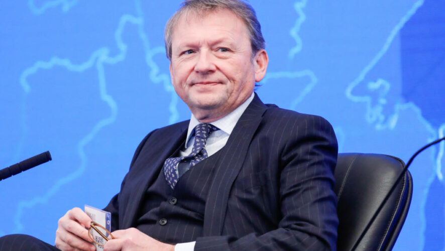 До назначения нового омбудсмена Титов координирует работу аппарата уполномоченного.