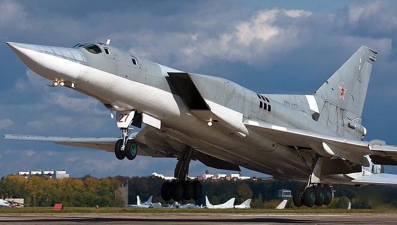 Компания «Туполев» передала авиации Воздушно-космических сил РФ очередной дальний бомбардировщик Ту-22М3
