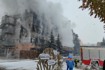 Здание практически полностью выгорело.