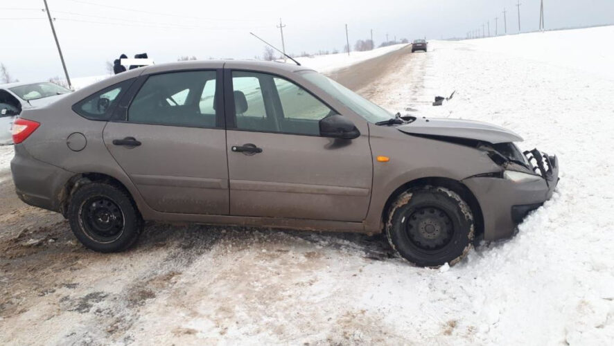 Пострадала пассажирка иномарки.