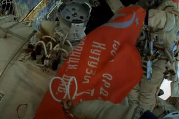 Трансляцию с борта МКС ведут на сайте Роскосмоса.
