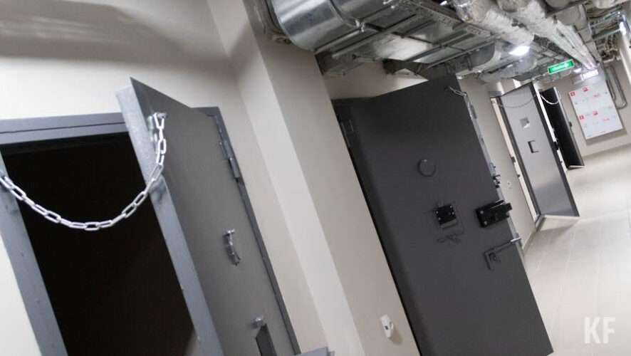 До этого он получил восемь лет колонии строгого режима.