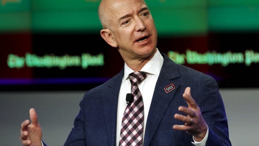 После «черной пятницы» состояние руководителя интернет-компании Amazon Джеффа Безоса достигло отметки в $100 млрд