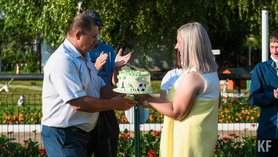 Приурочили праздник к чемпионату Европы.