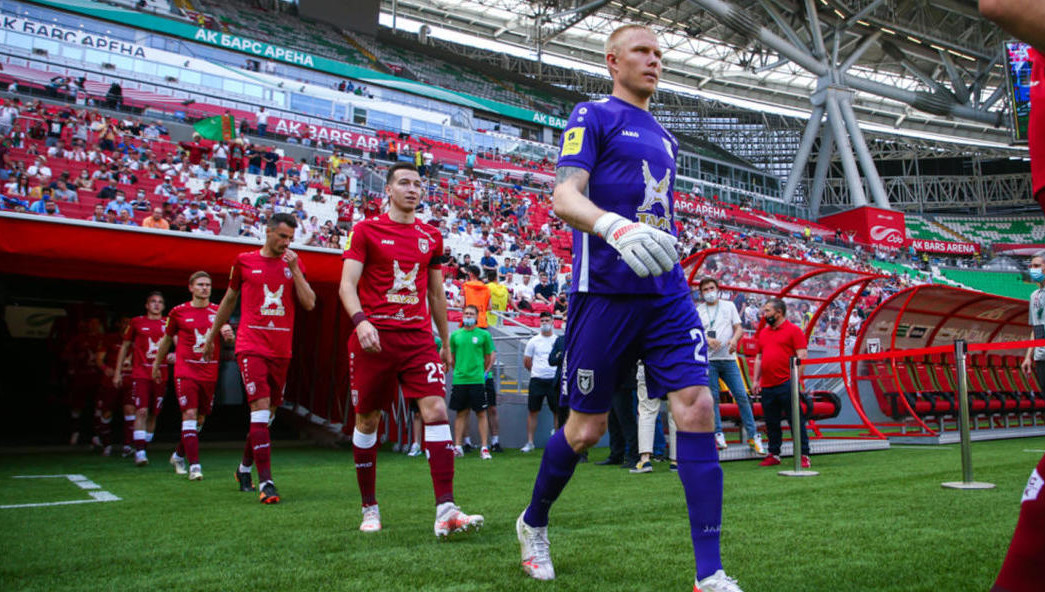 Приз вручается по итогам сезона лучшему вратарю.