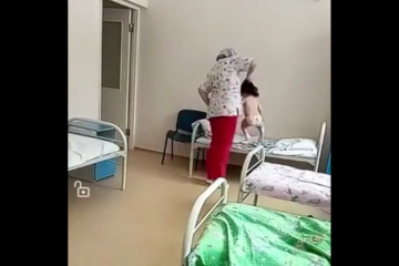 Сейчас в больнице готовится приказ об увольнении медработника