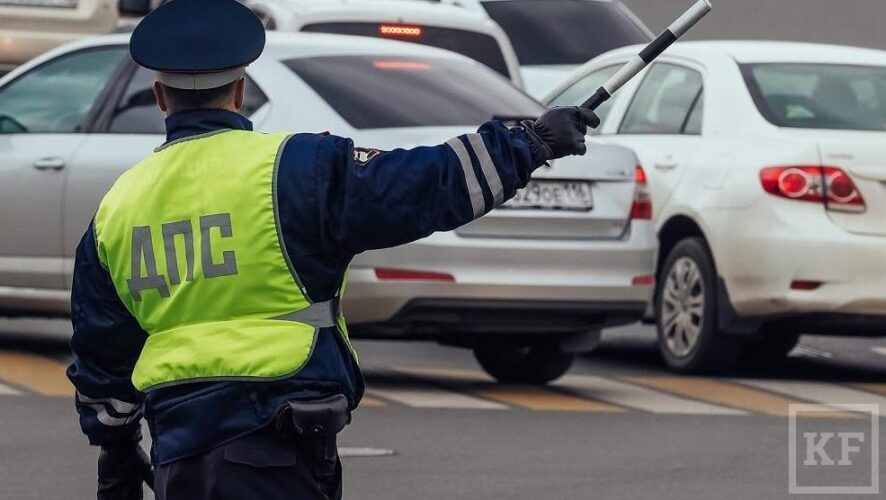 За пределы страны не выпустили 2900 жителей Казани из-за неоплаченных штрафов за нарушение правил дорожного движения