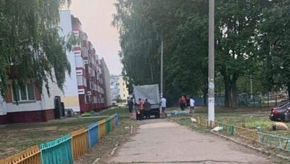 Расхитителей задержали с поличным местные жители.