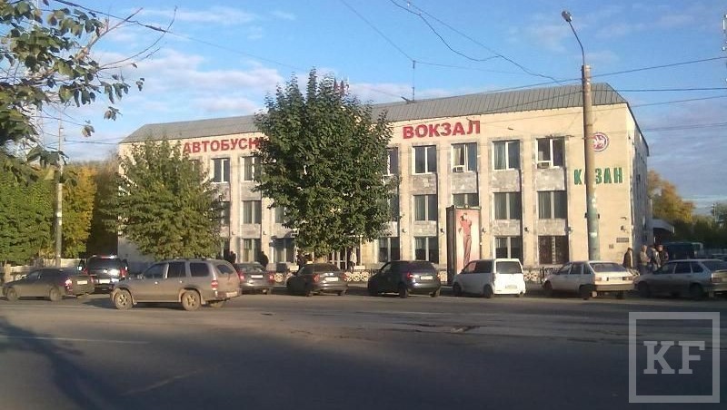 Как сообщил директор автовокзала Андрей Хоткин автовокзал «Столичный» борется с сугробами собственными силами
