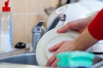 Мытье посуды и другие ежедневные домашние обязанности увеличивают продолжительность жизни. К таким выводам пришли американские медики в исследовании