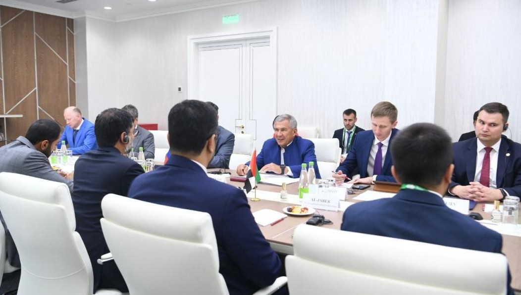 Президент встретился с министром энергетики и инфраструктуры ОАЭ.