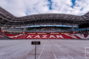 За последний год на покрытие стадиона ушло несколько сотен миллионов рублей.