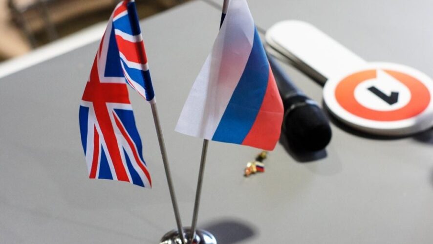«Прохладной войной» назвал отношения с Россией глава Минобороны Великобритании Гэвин Уильямсон