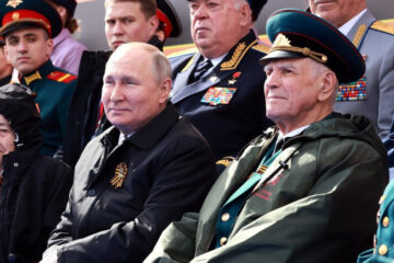 На военном параде в Москве президент России обратился к соотечественникам