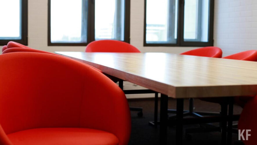 В штате центра будут числиться 26 работников.