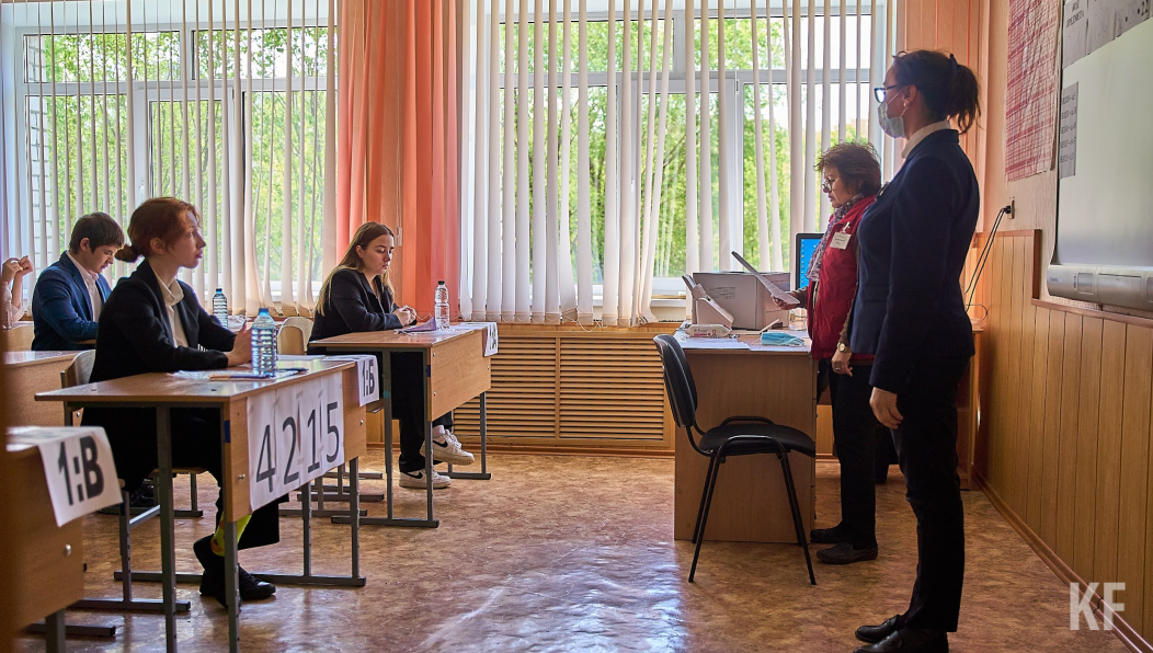 Первыми экзаменами стали литература