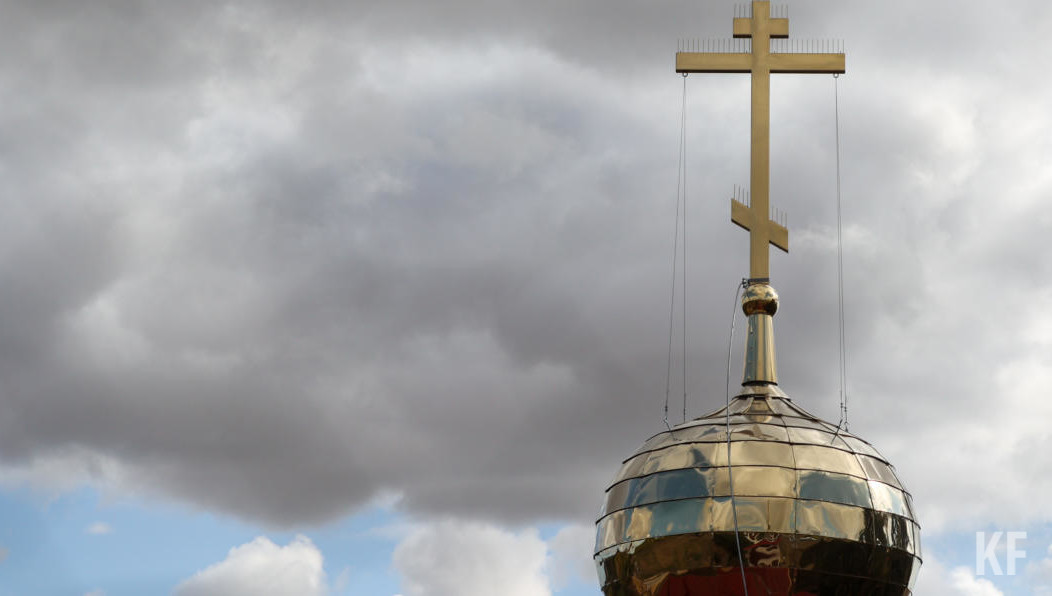 С октября из-за нарушения канонических норм Церкви Иерей Михаил находился под запретом.