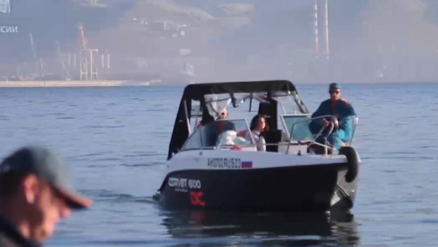 Работы провели специалисты МЧС России.