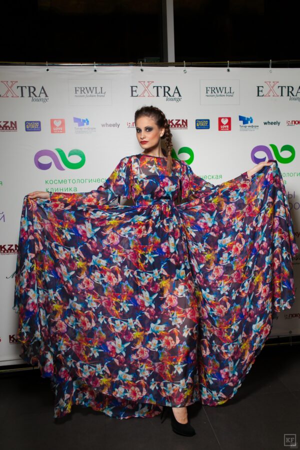 В Казани прошла презентация новой коллекции известных платьев бренда FRWLL