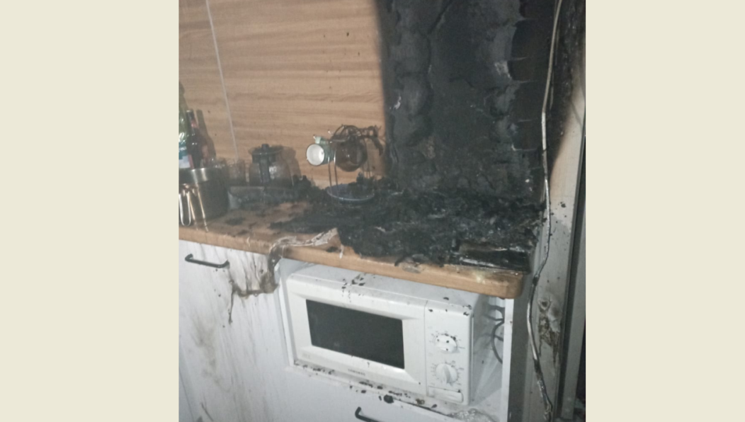 В жилище обгорел кухонный гарнитур.