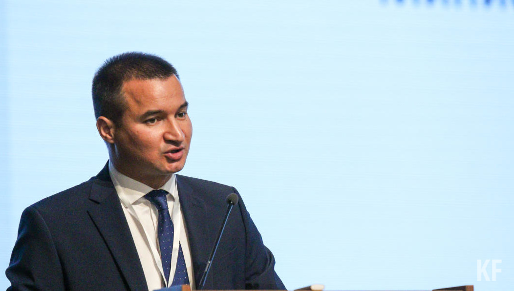 Для этого необходимо активно заниматься общественной деятельностью.