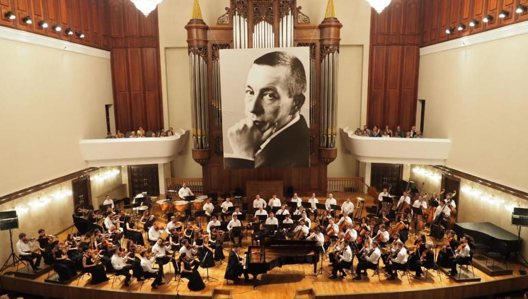 На нем выступят совместно с Государственным академическим симфоническим оркестром Татарстана ведущие пианисты страны.