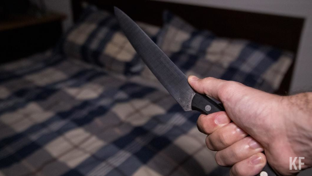 После этого мужчина расправился и с матерью девочки.