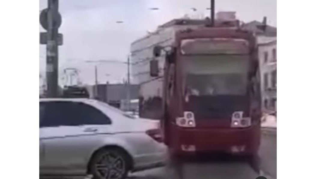 Водителя не было на месте более 30 минут.