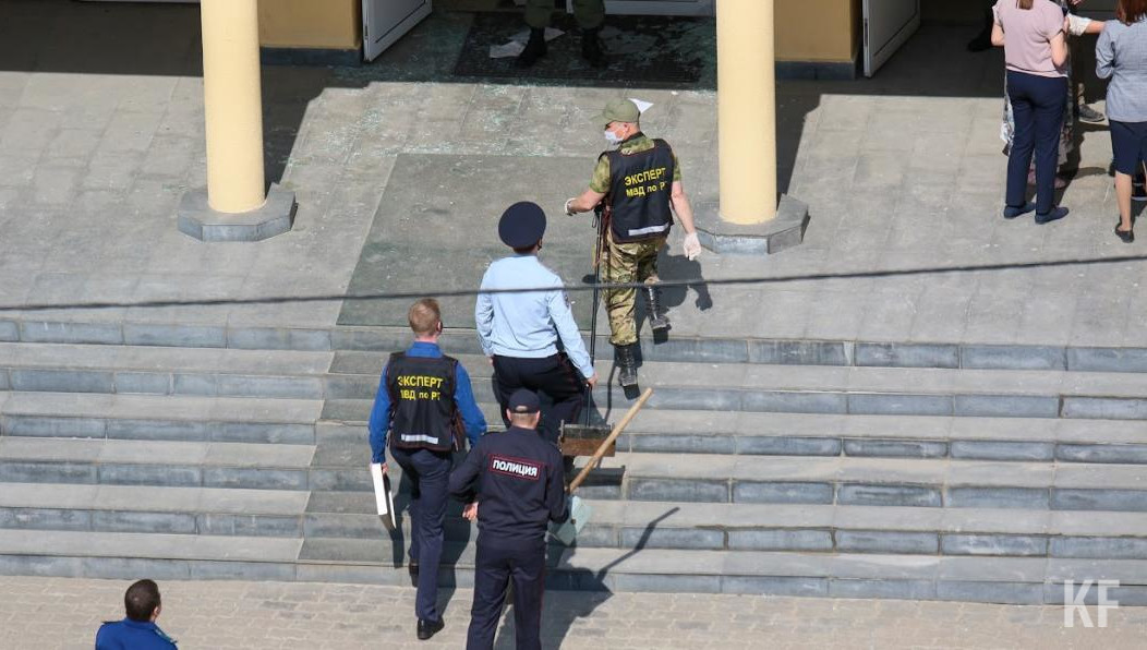 Соседи чувствовали неприятный запах несколько дней.