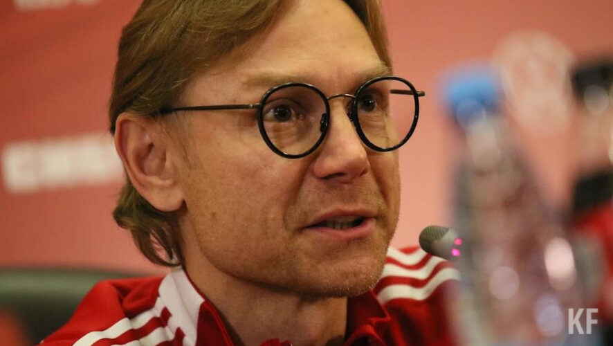 Главный тренер сборной России прокомментировал предстоящий матч против сборной Словакии.