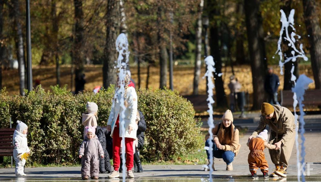 В ноябре семьи с детьми получат пособия за октябрь.
