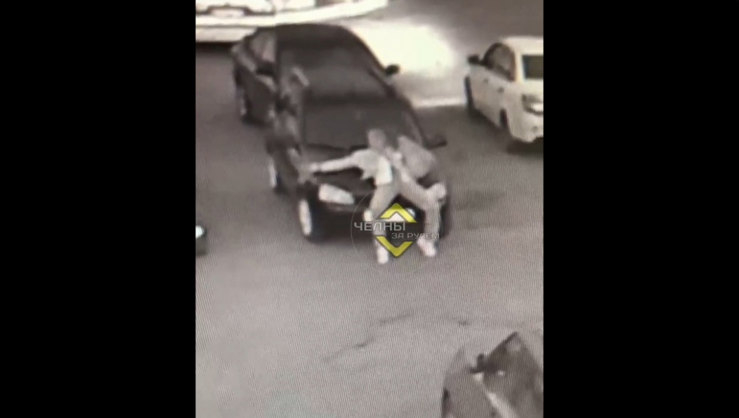 По словам владельца поврежденной легковушки