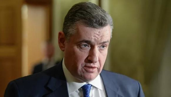 Политик займет место на время организации траурных мероприятий.