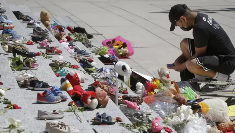 Некоторым из ребятишек было всего три года.