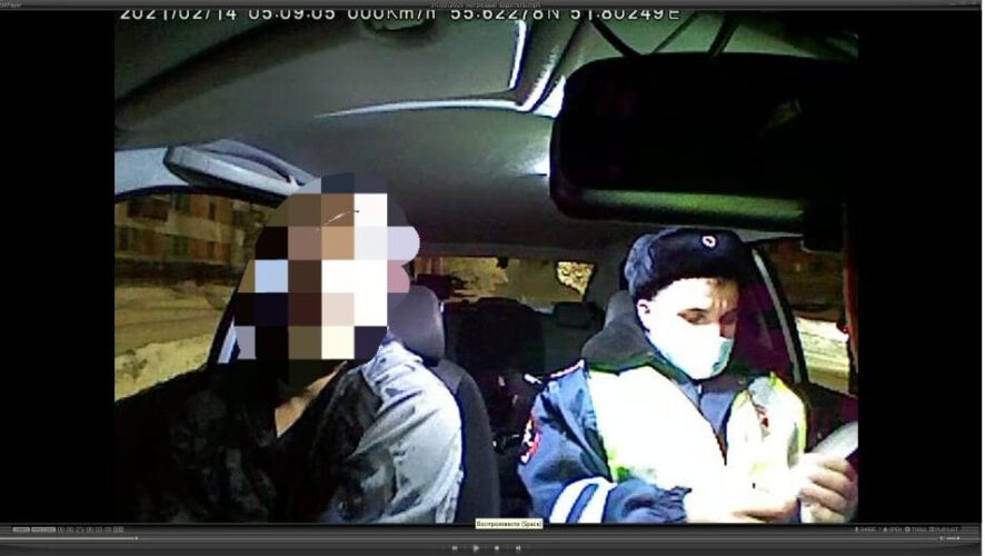 Водитель на требования сотрудников автоинспекции не реагировал.