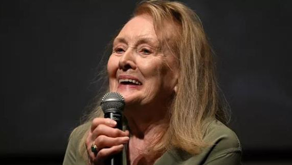 Писательница отмечена за смелость и хирургическую точность.