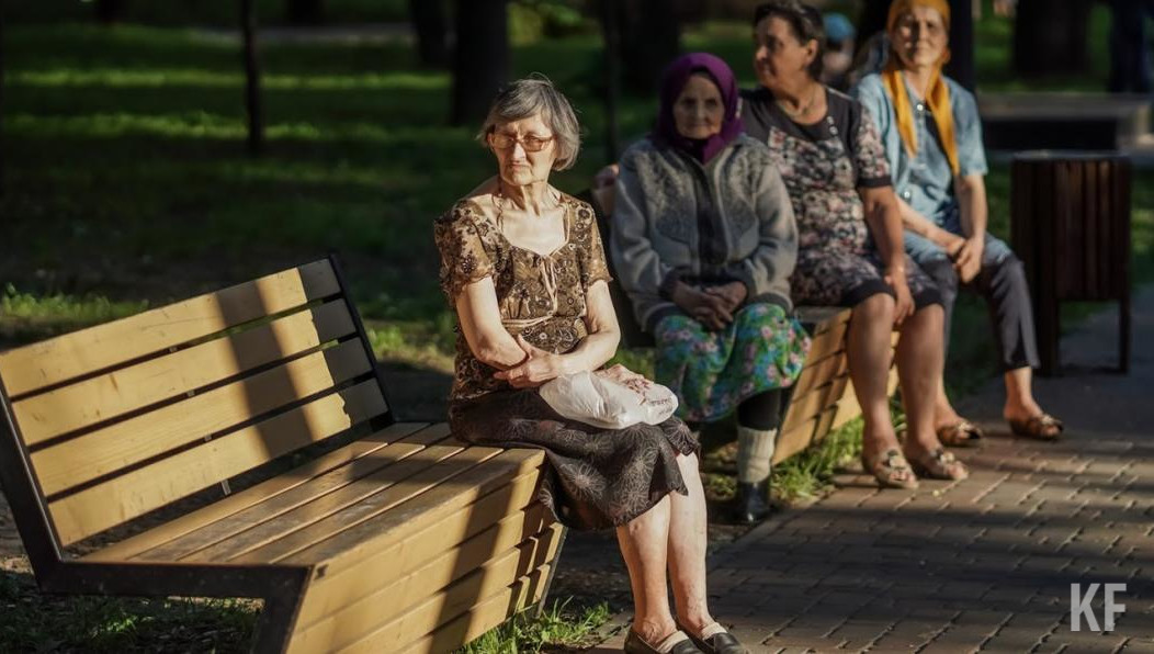 У подъездов в поселке Красный Ключ не установлены лавочки.