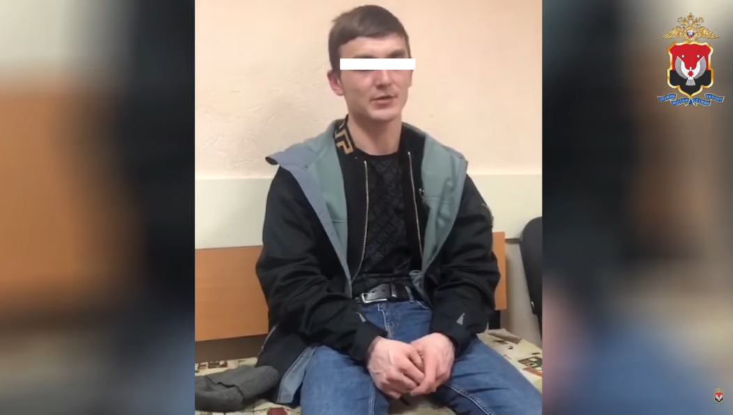 Мужчина убеждал пожилых людей