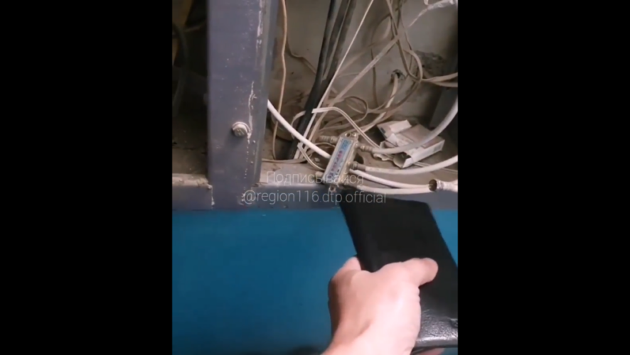 На выходных в доме начал моргать свет