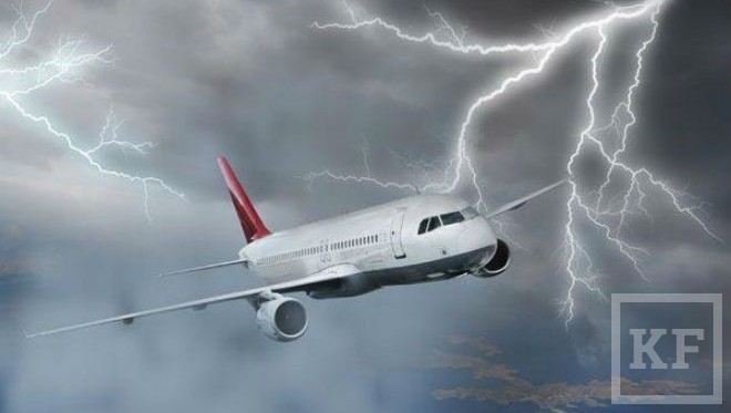 В самолет Boeing 757 авиакомпании Icelandair попала молния