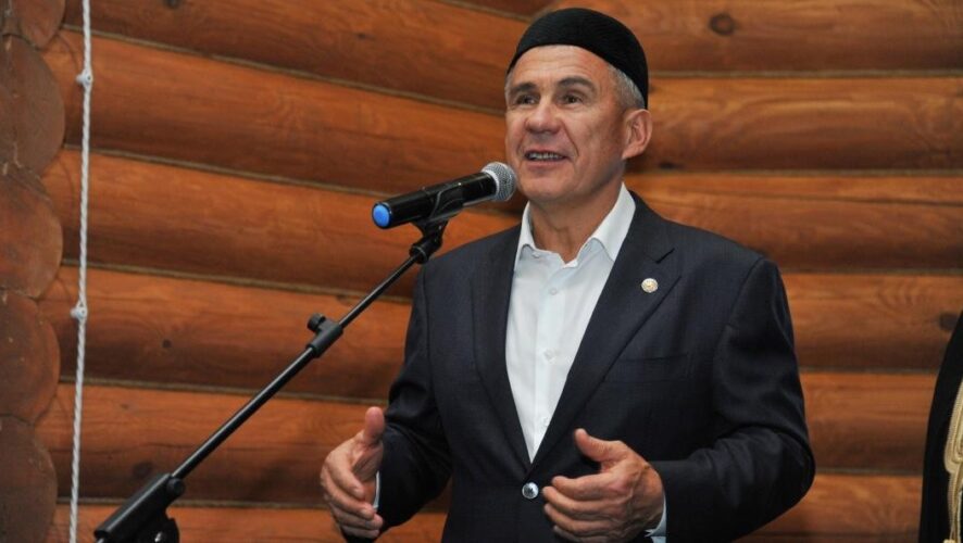Президент Татарстана Рустам Минниханов принял участие в торжественном открытии возрожденной мечети «Нур Ислам» в Архангельске