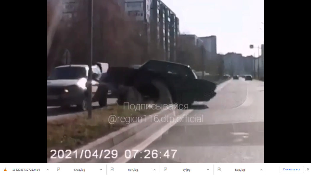 Водитель совершил умопомрачительный кульбит