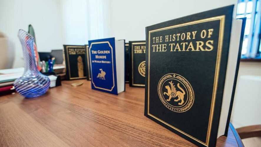 Переиздание тома «Татары» вызвало неоднозначную реакцию среди историков.
