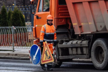 В ближайшие два дня в столице ограничат движение на Право-Булачной и &laquo;Миллениуме&raquo;. Ремонт стал вынужденной мерой из-за поврежденного тепловода на Булаке и назревшего капитального ремонта моста.
