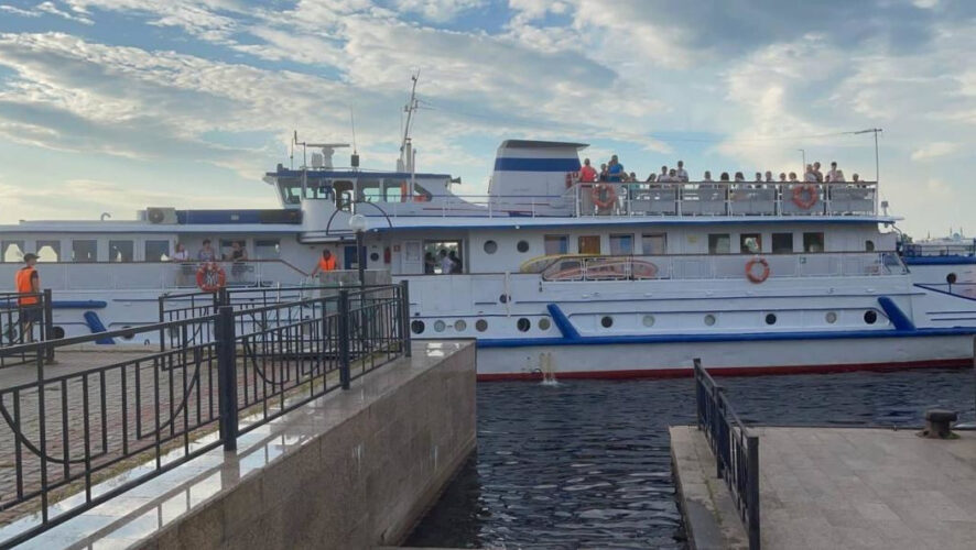 С людьми работают следователи.