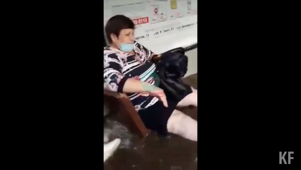 Дождь в столице Татарстана залил не только улицы и подъезды.