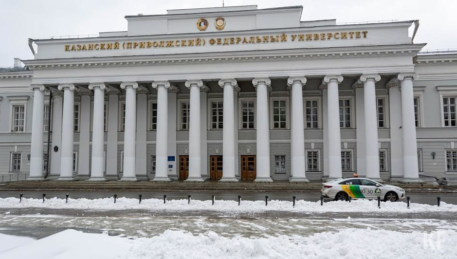 Основные причины – дорогие билеты и долгая подготовка виз.