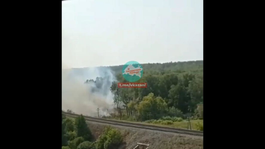 Очевидец запечатлел процесс на телефон.